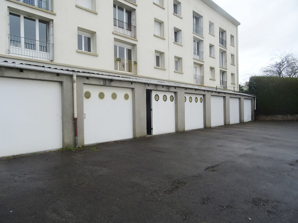 VENDU BREST ST MARC GARAGE FERME 15.56 M2 VENDU BREST ST MARC GARAGE FERME 15.56 M2