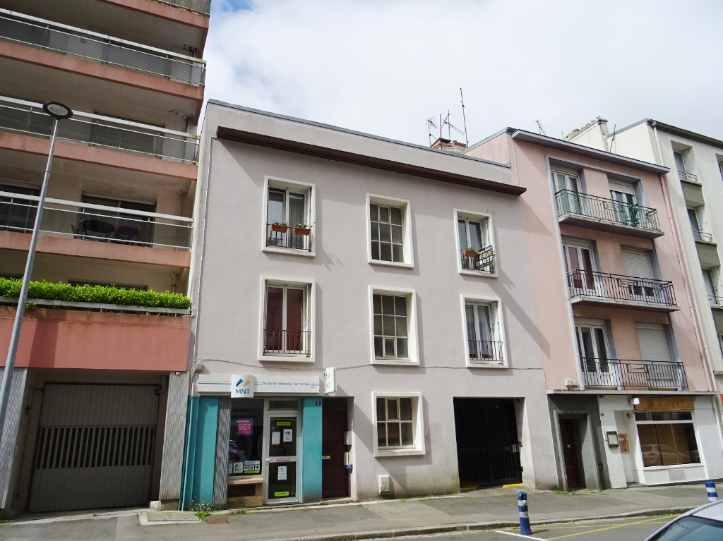 VENDU BREST CENTRE LIBERTE APPARTEMENT T4 84.01M² DALLE BETON VENDU BREST CENTRE LIBERTE APPARTEMENT T4 84.01M² DALLE BETON