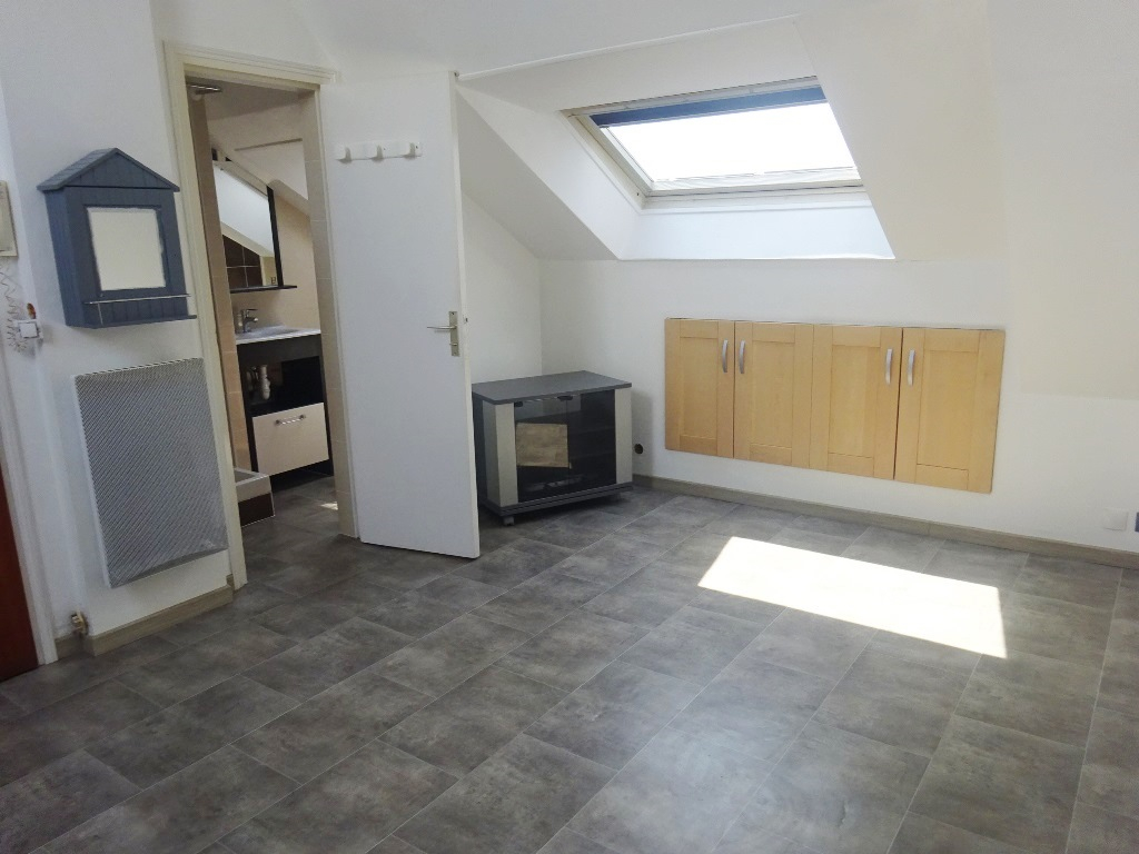 A VENDRE LORIENT MERVILLE STUDIO de 20m² AU DERNIER ETAGE DERNIER ETAGE A VENDRE LORIENT MERVILLE STUDIO de 20m² AU DERNIER ETAGE DERNIER ETAGE