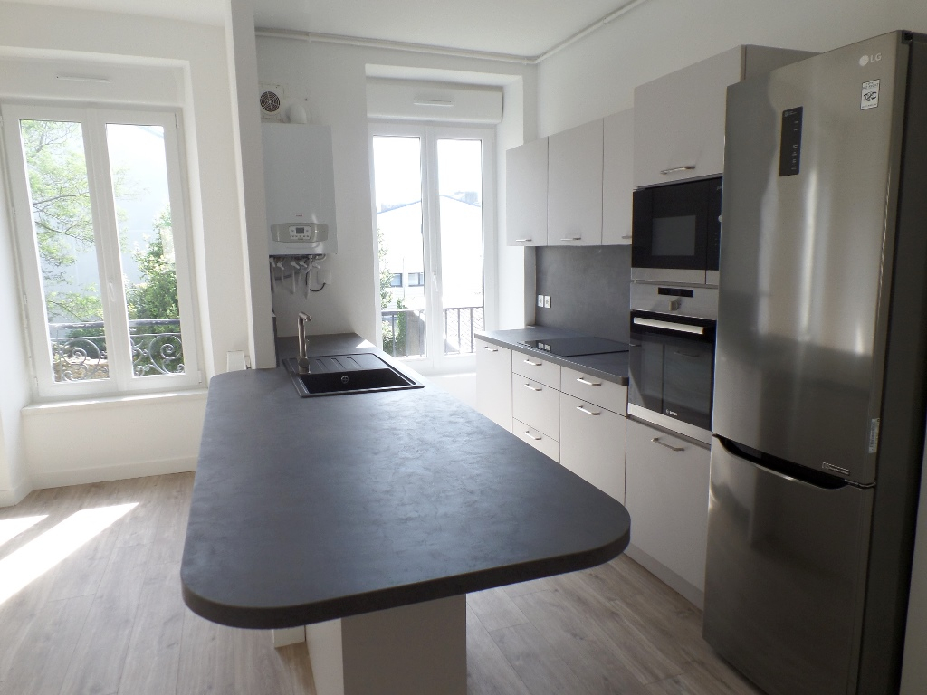 A LOUER BREST PILIER ROUGE APPARTEMENT T3 65.10 m² ENTIEREMENT REFAIT A NEUF A LOUER BREST PILIER ROUGE APPARTEMENT T3 65.10 m² ENTIEREMENT REFAIT A NEUF