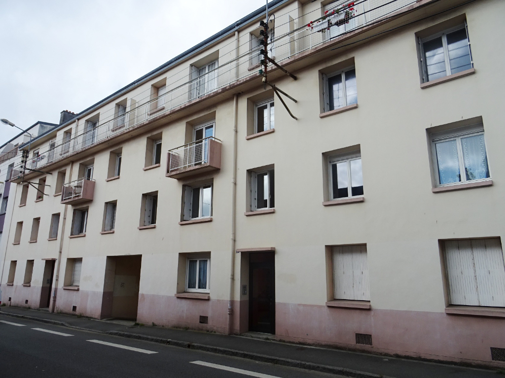 VENDU BREST PROCHE SAINT MARTIN APPARTEMENT T4 63M² 2 CHAMBRES VENDU BREST PROCHE SAINT MARTIN APPARTEMENT T4 63M² 2 CHAMBRES