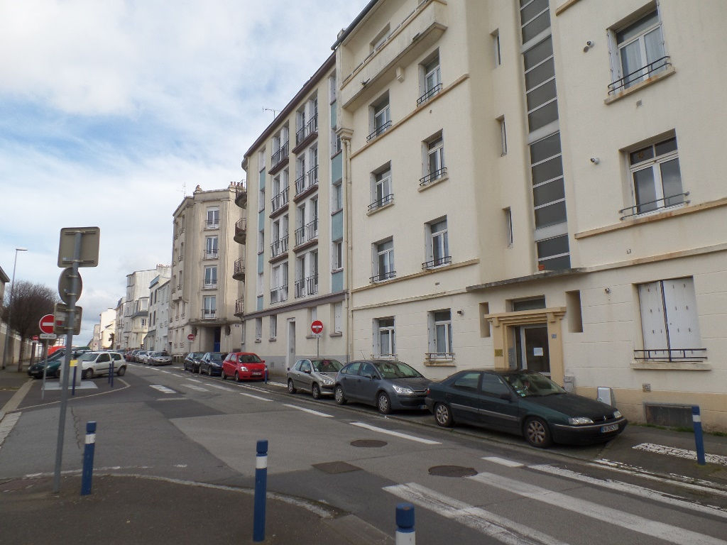 VENDU BREST FAC DE MEDECINE LOTS DE DEUX APPARTEMENTS T1 ET T1 BIS 22 ET 27 m² ACTUELLEMENT LOUE VENDU BREST FAC DE MEDECINE LOTS DE DEUX APPARTEMENTS T1 ET T1 BIS 22 ET 27 m² ACTUELLEMENT LOUE