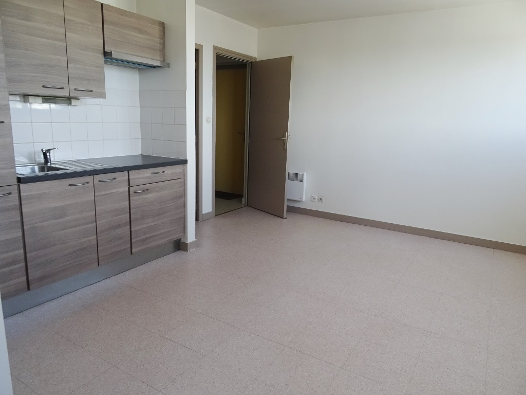 A LOUER BOURG DE GOUESNOU APPARTEMENT T1 BIS 35.99 M² A LOUER BOURG DE GOUESNOU APPARTEMENT T1 BIS 35.99 M²