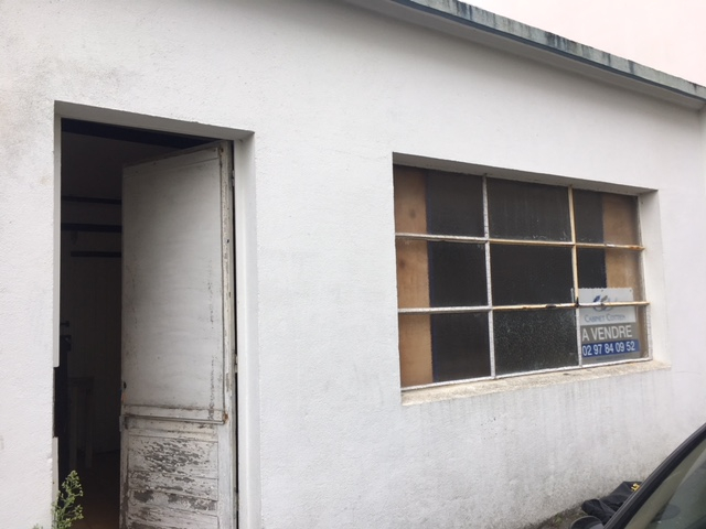 A VENDRE LORIENT MERVILLE LOCAL de 25m² AVEC GARAGE A VENDRE LORIENT MERVILLE LOCAL de 25m² AVEC GARAGE