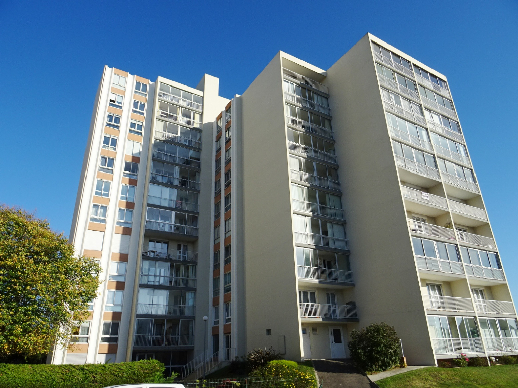 A VENDRE BREST GEANT APPARTEMENT T3 67 M² DALLE BETON BALCON ASCENSEUR PARKING PRIVE A VENDRE BREST GEANT APPARTEMENT T3 67 M² DALLE BETON BALCON ASCENSEUR PARKING PRIVE