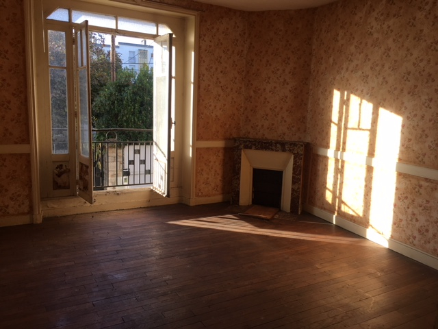 A VENDRE LORIENT MERVILLE APPARTEMENT T3 de 60m² A RENOVER IMMEUBLE DE CARACTERE A VENDRE LORIENT MERVILLE APPARTEMENT T3 de 60m² A RENOVER IMMEUBLE DE CARACTERE