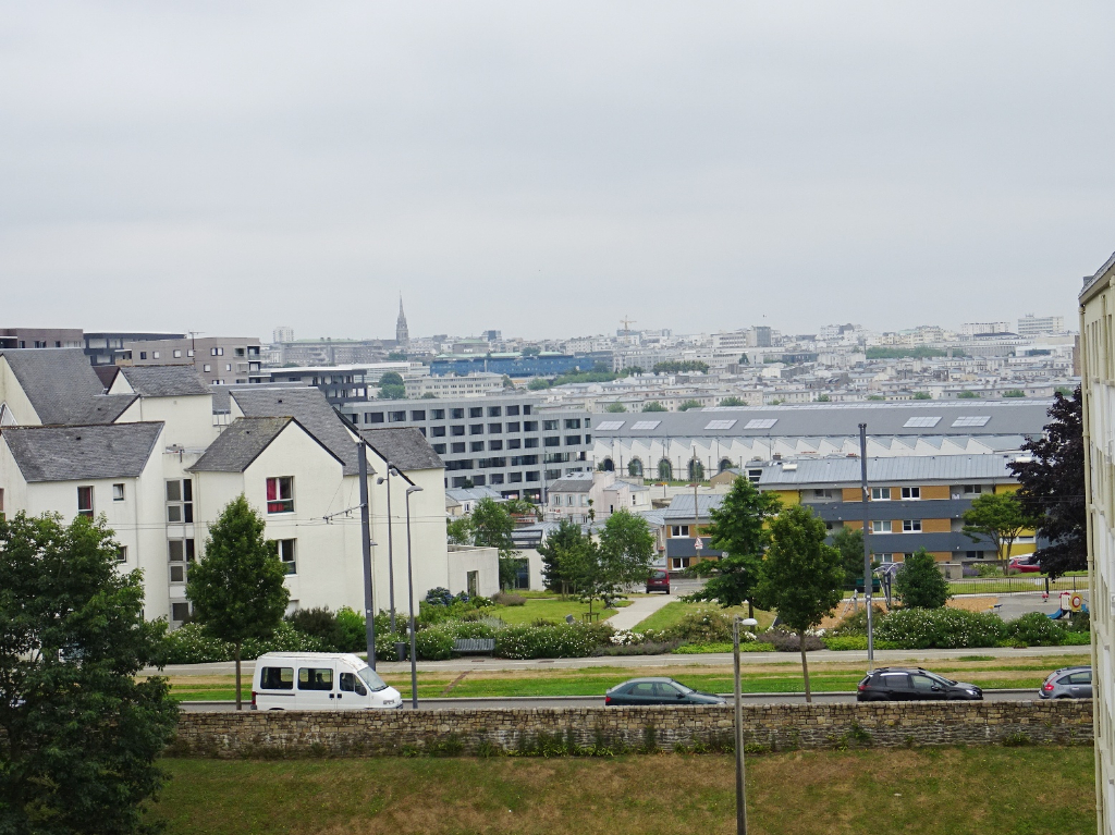 A VENDRE BREST LE LANDAIS APPARTEMENT T3 60 m² 2 CHAMBRES EXPOSITION EST OUEST DALLE BETON A VENDRE BREST LE LANDAIS APPARTEMENT T3 60 m² 2 CHAMBRES EXPOSITION EST OUEST DALLE BETON