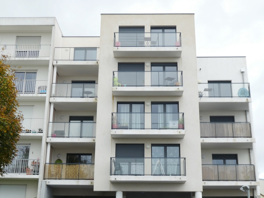 VENDU BREST KERBONNE APPARTEMENT T3 57M² VUE MER IMMEUBLE DE 2015 ASCENSEUR PARKING DERNIER ETAGE VENDU BREST KERBONNE APPARTEMENT T3 57M² VUE MER IMMEUBLE DE 2015 ASCENSEUR PARKING DERNIER ETAGE