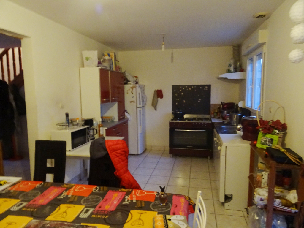 A VENDRE LANDIVISIAU MAISON 3 CHAMBRES GARAGE JARDIN DE 553M² A VENDRE LANDIVISIAU MAISON 3 CHAMBRES GARAGE JARDIN DE 553M²