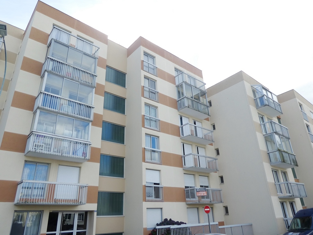 VENDU BREST STRASBOURG APPARTEMENT T4 de 81M² BALCONS PARKING PRIVE EN SOUS SOL GARDIEN VENDU BREST STRASBOURG APPARTEMENT T4 de 81M² BALCONS PARKING PRIVE EN SOUS SOL GARDIEN