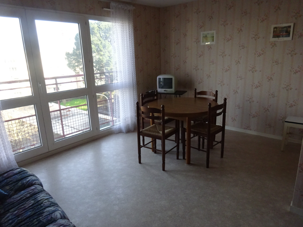 A VENDRE LORIENT CENTRE STUDIO de 27m² ASCENSEUR ET VUE DEGAGEE A VENDRE LORIENT CENTRE STUDIO de 27m² ASCENSEUR ET VUE DEGAGEE