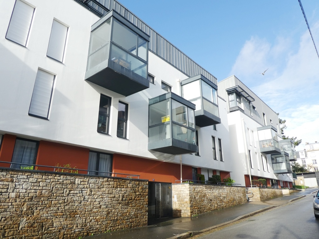 VENDU BREST CARRE SAINT MARTIN APPARTEMENT T3 67.30M2 GARAGE ASCENSEUR RESIDENCE DE STANDING VENDU BREST CARRE SAINT MARTIN APPARTEMENT T3 67.30M2 GARAGE ASCENSEUR RESIDENCE DE STANDING