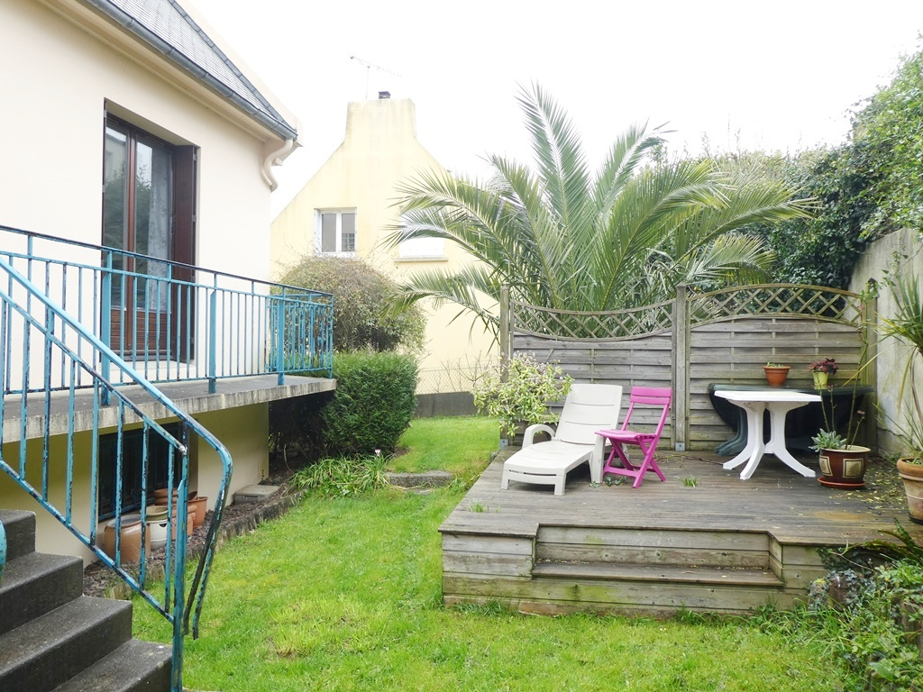 A VENDRE BREST LAMBEZELLEC MAISON T6 138m² 200m² UTILE JARDIN CLOS TERRASSE SOUS SOL COMPLET A VENDRE BREST LAMBEZELLEC MAISON T6 138m² 200m² UTILE JARDIN CLOS TERRASSE SOUS SOL COMPLET