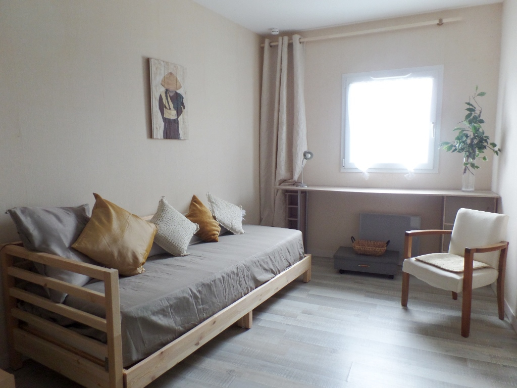 VENDU BREST JAURES OCTROI STUDIO MEUBLE 24.33 m² DALLE BETON VENDU BREST JAURES OCTROI STUDIO MEUBLE 24.33 m² DALLE BETON