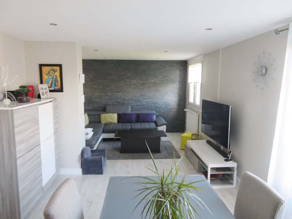 A VENDRE BREST DOURJACQ APPARTEMENT T5 80M² DERNIER ÉTAGE BALCON VUE DÉGAGÉE A VENDRE BREST DOURJACQ APPARTEMENT T5 80M² DERNIER ÉTAGE BALCON VUE DÉGAGÉE