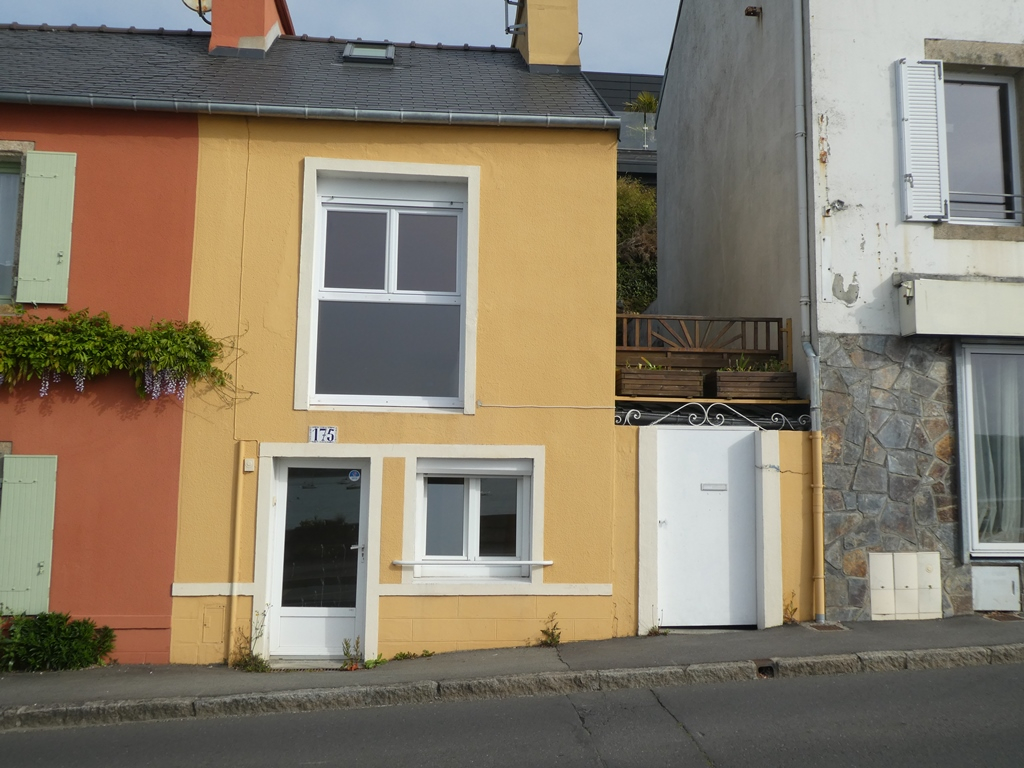EN EXCLUSIVITE LE RELECQ KERHUON PETITE MAISON DE PECHEUR T2 31 M² EN EXCLUSIVITE LE RELECQ KERHUON PETITE MAISON DE PECHEUR T2 31 M²