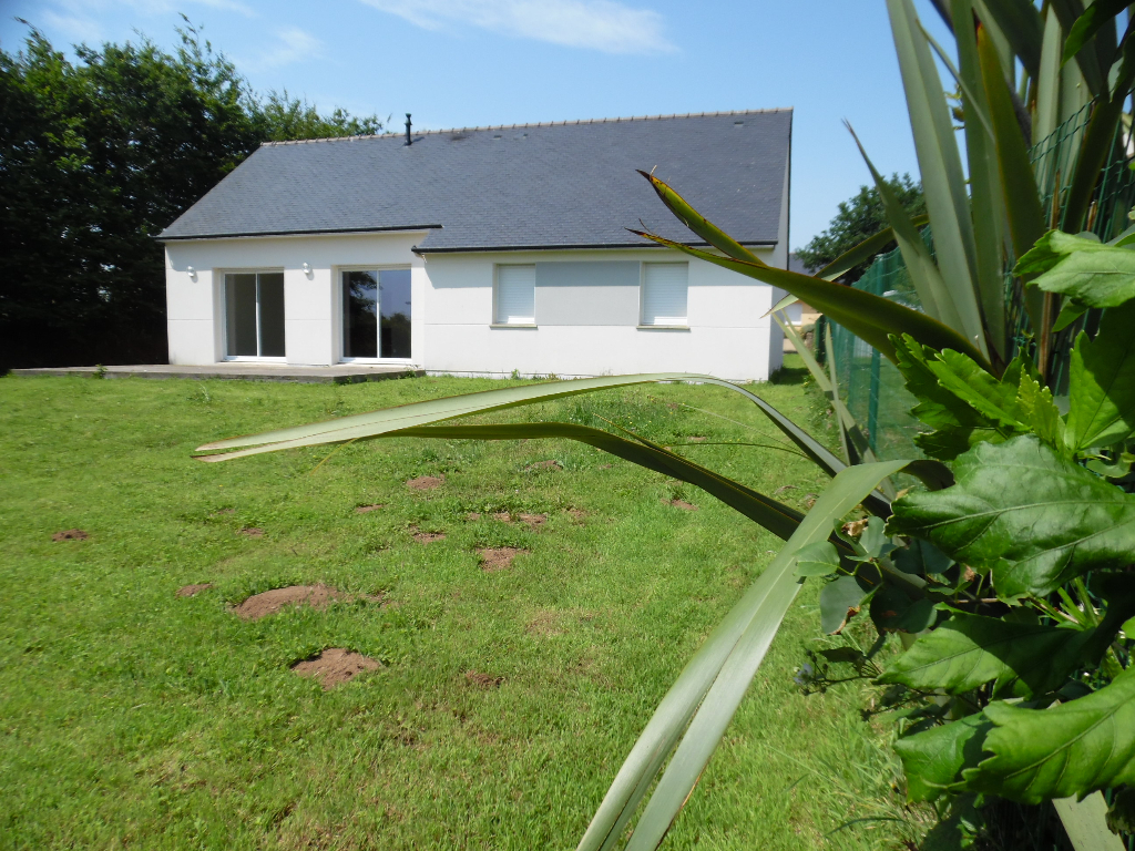 A VENDRE SAINT DIVY MAISON RECENTE T5 105m² 3 CHAMBRES PARCELLE DE 900M² PLAIN PIED A VENDRE SAINT DIVY MAISON RECENTE T5 105m² 3 CHAMBRES PARCELLE DE 900M² PLAIN PIED