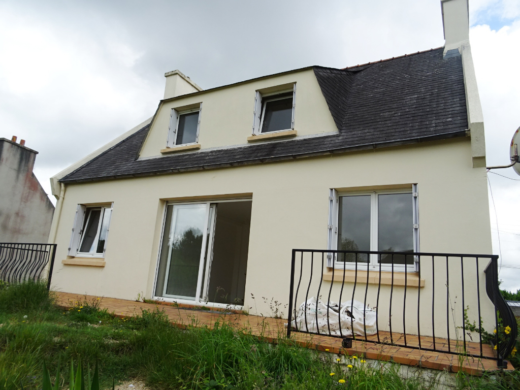 A VENDRE LANDIVISIAU MAISON T6 104M² HABITABLES 4 CHAMBRES ET 1 BUREAU TERRAIN DE 662M² A VENDRE LANDIVISIAU MAISON T6 104M² HABITABLES 4 CHAMBRES ET 1 BUREAU TERRAIN DE 662M²