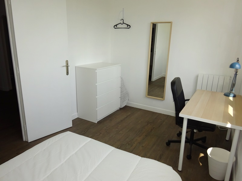 A LOUER BREST PROCHE FACS CHAMBRE DE 10.5 M² A LOUER BREST PROCHE FACS CHAMBRE DE 10.5 M²