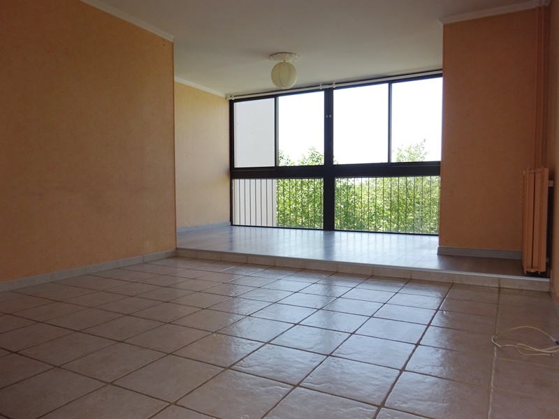 A LOUER BREST BELLEVUE APPARTEMENT T4 DE 84 M² A LOUER BREST BELLEVUE APPARTEMENT T4 DE 84 M²