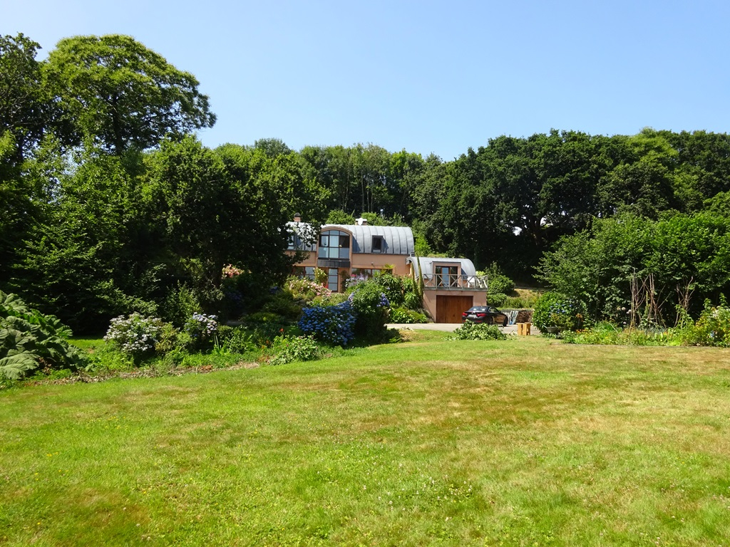 A VENDRE LOCMARIA PLOUZANE MAISON T7/T8 de 170 m² habitables et 200 m² utiles TERRAIN DE 5600 m² A VENDRE LOCMARIA PLOUZANE MAISON T7/T8 de 170 m² habitables et 200 m² utiles TERRAIN DE 5600 m²