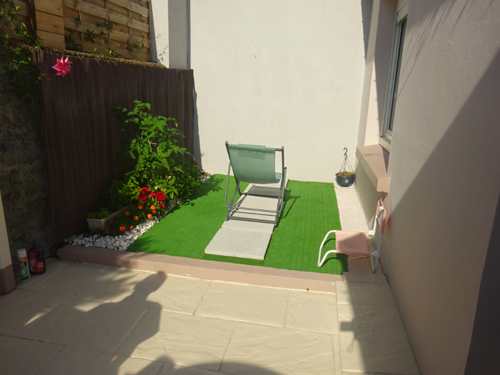 A VENDRE LORIENT NOUVELLE VILLE MAISON DE VILLE T2 de PLAIN PIED de 50m² COUR EXPOSE SUD COMBLES AMENAGEABLES A VENDRE LORIENT NOUVELLE VILLE MAISON DE VILLE T2 de PLAIN PIED de 50m² COUR EXPOSE SUD COMBLES AMENAGEABLES