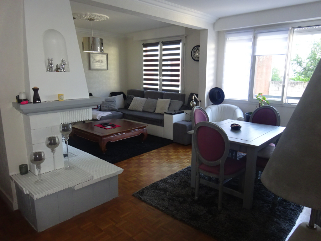 A VENDRE LORIENT NOUVELLE VILLE APPARTEMENT T5 de 85m² GARAGE A VENDRE LORIENT NOUVELLE VILLE APPARTEMENT T5 de 85m² GARAGE