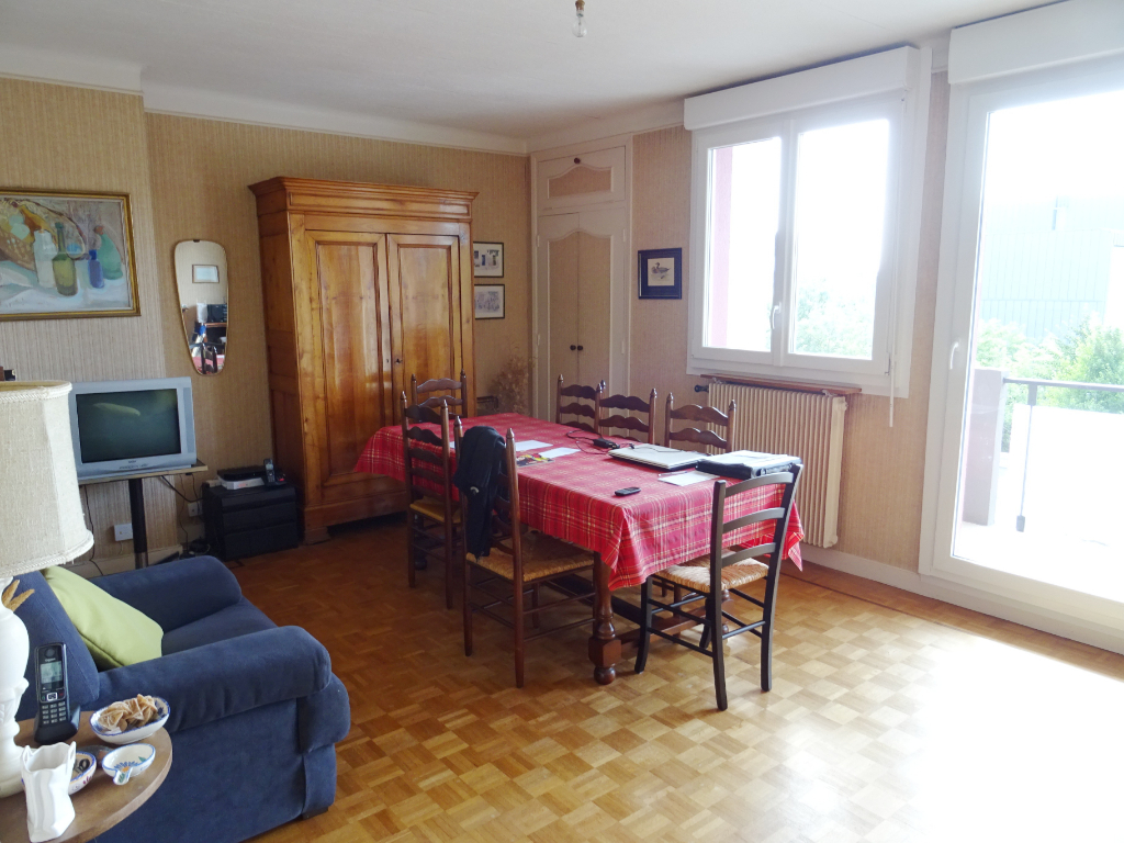 A VENDRE BREST BONNE NOUVELLE APPARTEMENT T4 92 M² 2 CHAMBRES RESIDENCE DE STANDING ASCENSEUR PARKING COUVERT A VENDRE BREST BONNE NOUVELLE APPARTEMENT T4 92 M² 2 CHAMBRES RESIDENCE DE STANDING ASCENSEUR PARKING COUVERT