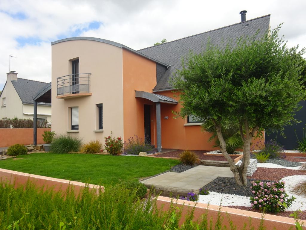 A VENDRE QUEVEN MAISON CONTEMPORAINE T6 de 140M² TERRAIN de 480m² A VENDRE QUEVEN MAISON CONTEMPORAINE T6 de 140M² TERRAIN de 480m²