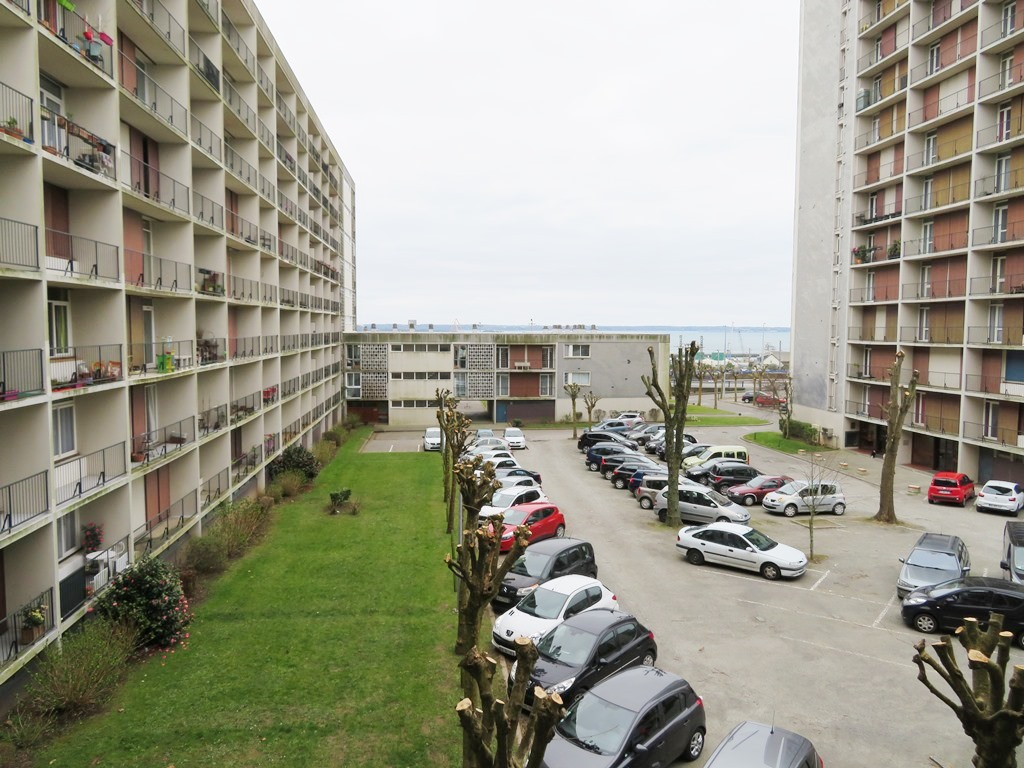 A VENDRE BREST SAINT MICHEL GAMBETTA APPARTEMENT T5 98.13 m² PARKING PRIVATIF DALLE BETON 5 BALCONS A VENDRE BREST SAINT MICHEL GAMBETTA APPARTEMENT T5 98.13 m² PARKING PRIVATIF DALLE BETON 5 BALCONS