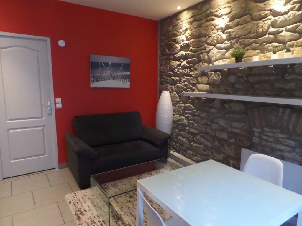 BREST SAINT-MICHEL T1 BIS MEUBLE REZ-DE-JARDIN 28.52 m² BREST SAINT-MICHEL T1 BIS MEUBLE REZ-DE-JARDIN 28.52 m²