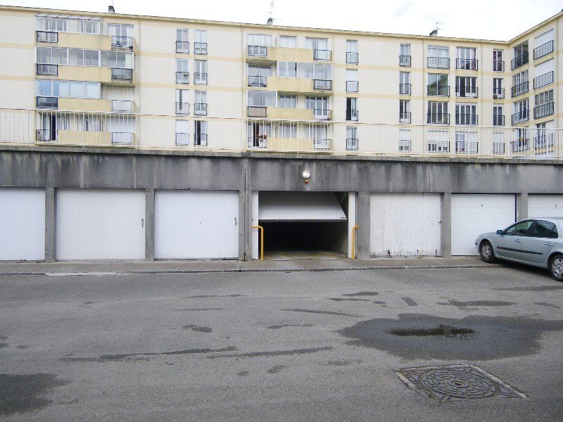 A VENDRE BREST GUELMEUR 69, rue GUYNEMER PARKING COUVERT SECURISE A VENDRE BREST GUELMEUR 69, rue GUYNEMER PARKING COUVERT SECURISE