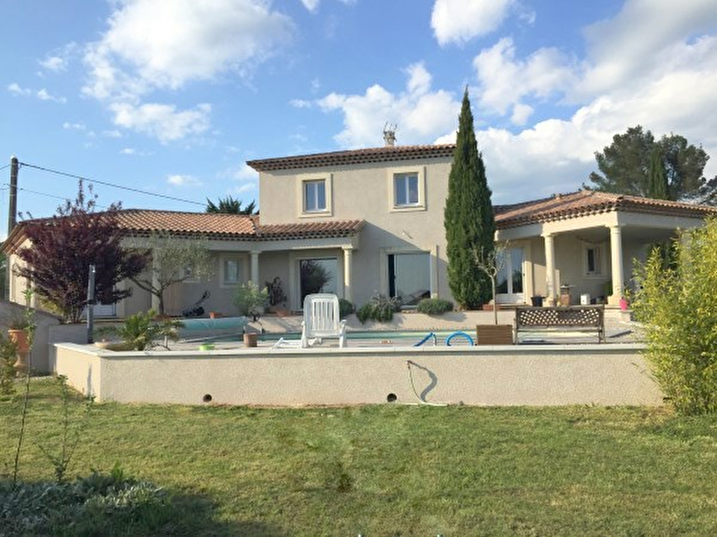 MAISON RECENTE AVEC TERRAIN et PISCINE MAISON RECENTE AVEC TERRAIN et PISCINE