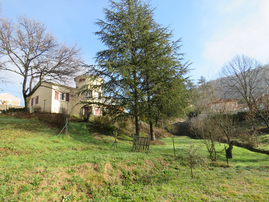 MAISON ATYPIQUE SUR 3000M² DE TERRAIN MAISON ATYPIQUE SUR 3000M² DE TERRAIN