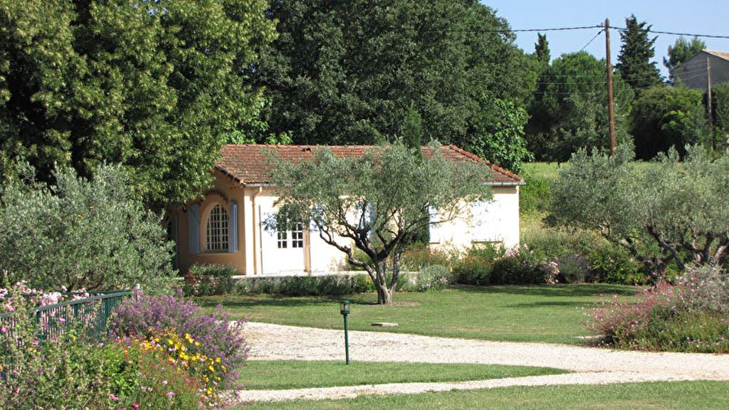 ENSEMBLE IMMOBILIER AVEC 2 VILLAS ET PISCINE ENSEMBLE IMMOBILIER AVEC 2 VILLAS ET PISCINE