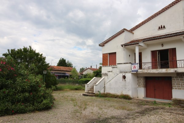 MAISON PROCHE COMMODITES MAISON PROCHE COMMODITES
