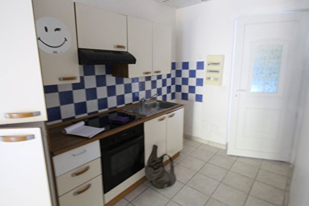 A VENDRE P2 1ER ETAGE A VENDRE P2 1ER ETAGE