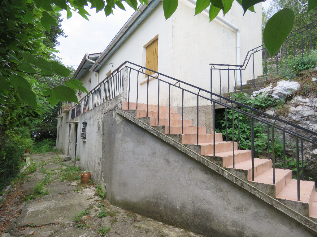 MAISON SUR LES HAUTEURS AVEC 6000M² TERRAIN CONSTRUCTIBLE MAISON SUR LES HAUTEURS AVEC 6000M² TERRAIN CONSTRUCTIBLE