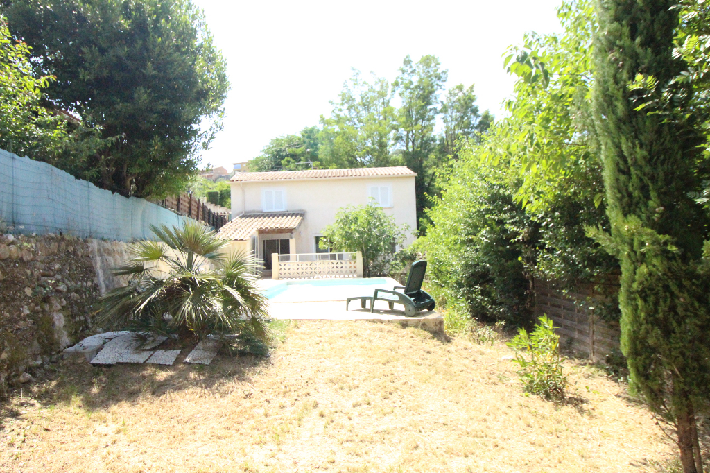 VILLA AVEC PISCINE ET ACCES RIVIERE VILLA AVEC PISCINE ET ACCES RIVIERE
