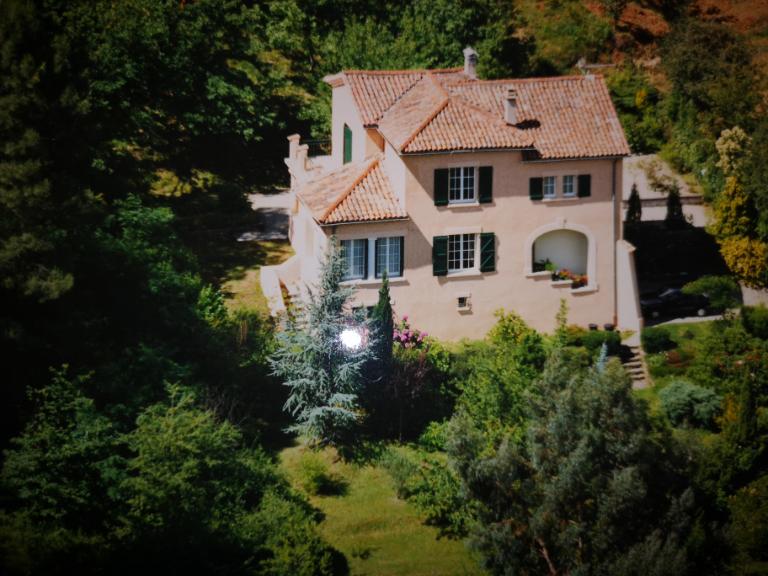 GRANDE MAISON DE MAITRE GRANDE MAISON DE MAITRE