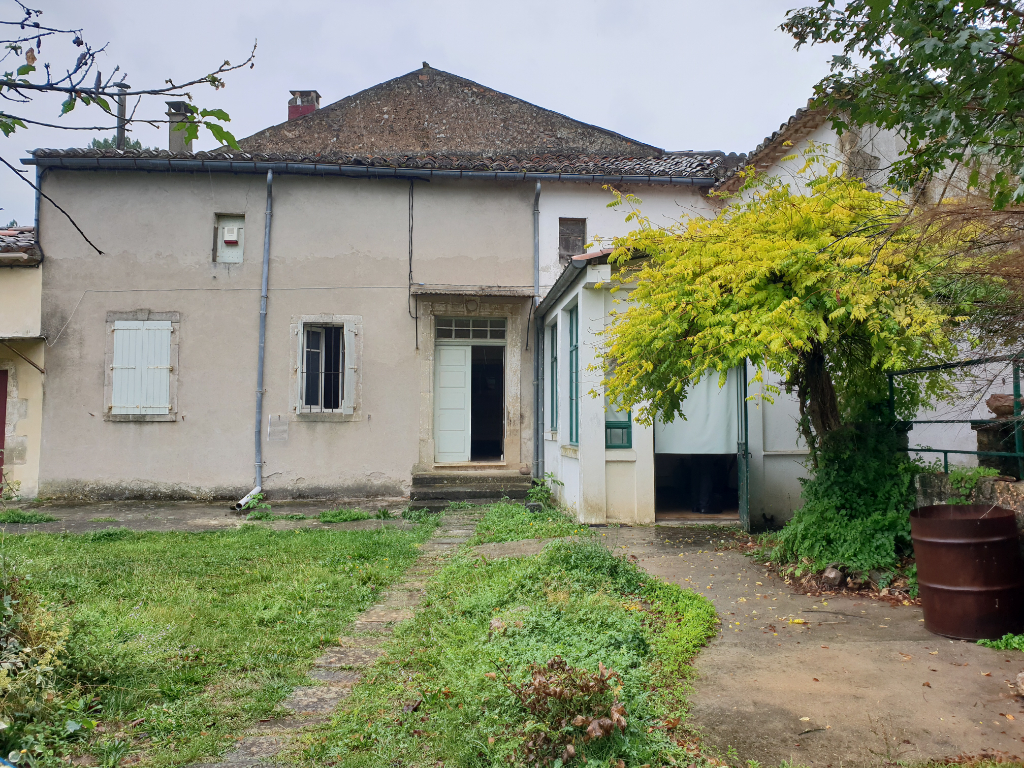 MAS COURRY SUR 8800 M² DE TERRAIN MAS COURRY SUR 8800 M² DE TERRAIN