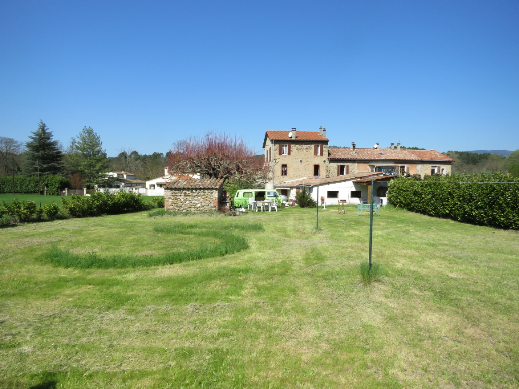 IMMEUBLE AVEC DEUX APPARTEMENTS ET TERRAIN CONSTRUCTIBLE IMMEUBLE AVEC DEUX APPARTEMENTS ET TERRAIN CONSTRUCTIBLE