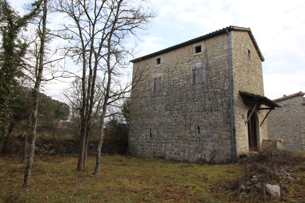 GRANGE A RÉNOVER GRANGE A RÉNOVER