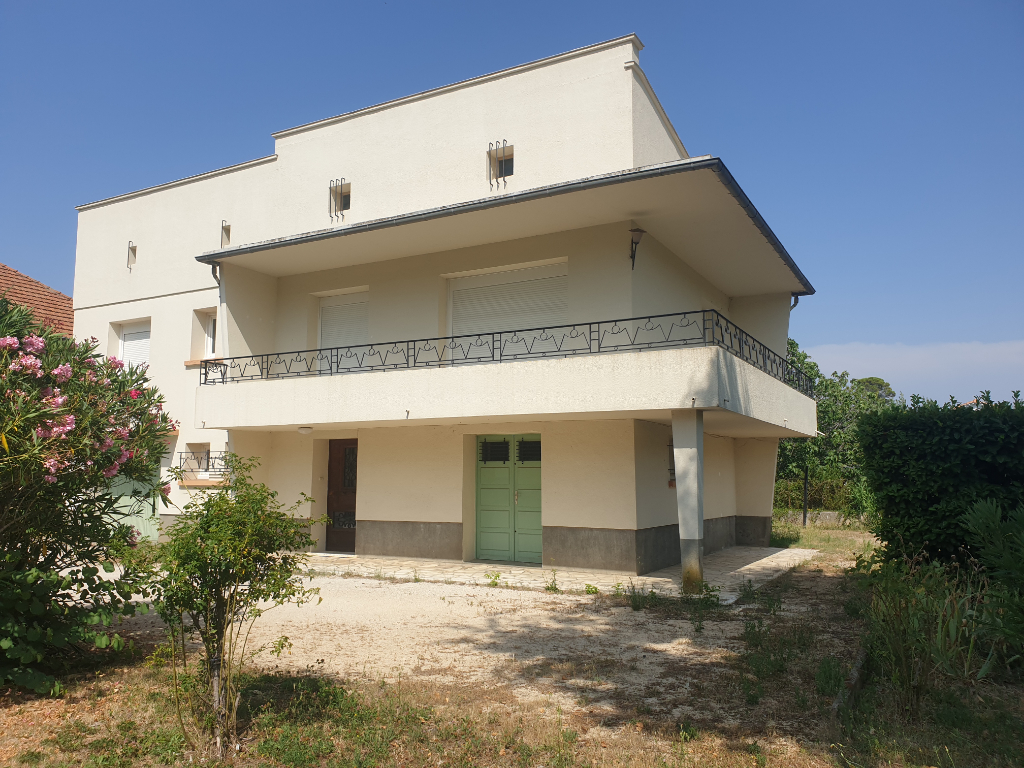 MAISON PROCHE COMMODITES MAISON PROCHE COMMODITES