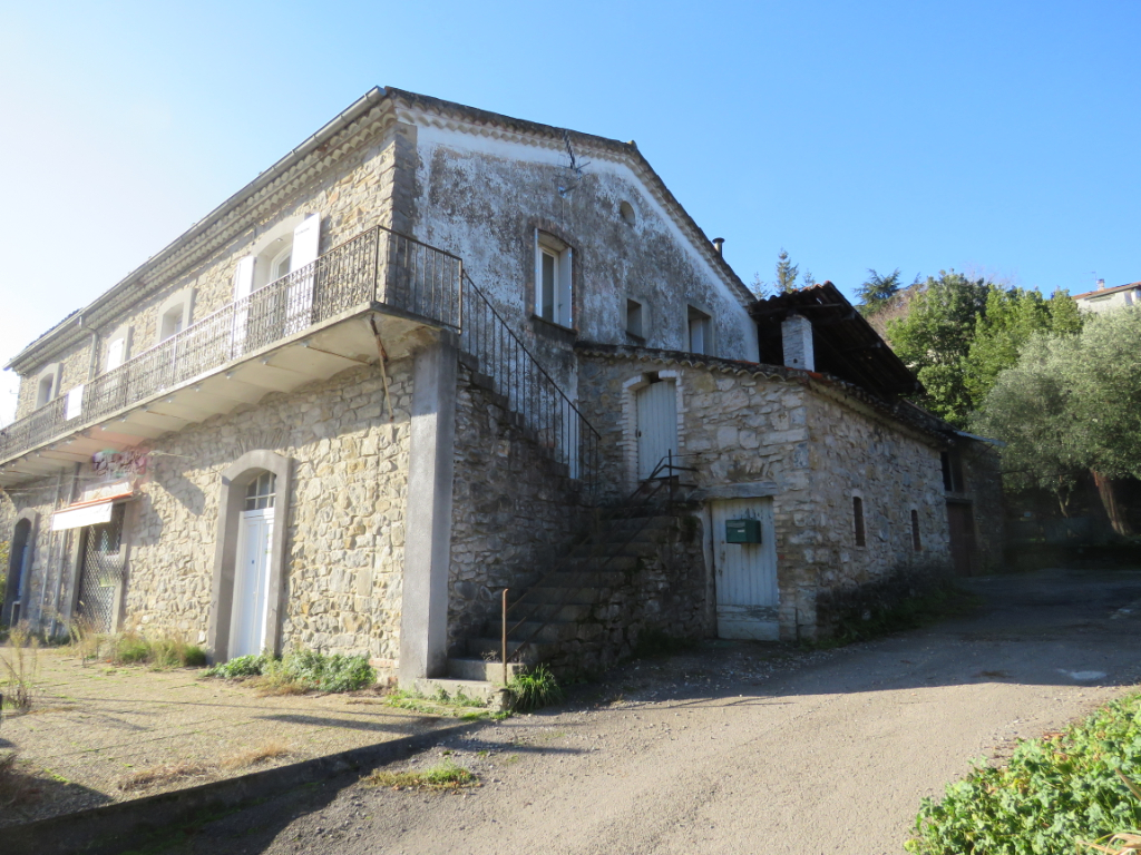 GRANDE MAISON EN PIERRES GRANDE MAISON EN PIERRES