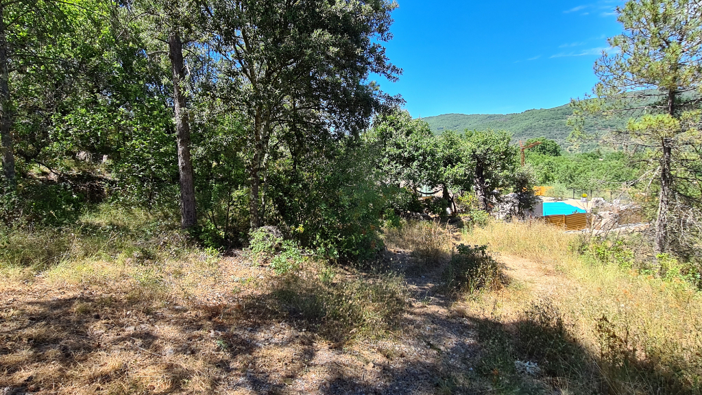 TERRAIN CONSTRUCTIBLE 6400 m² TERRAIN CONSTRUCTIBLE 6400 m²
