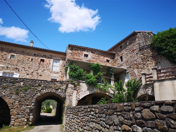 MAISON EN PIERRES MAISON EN PIERRES