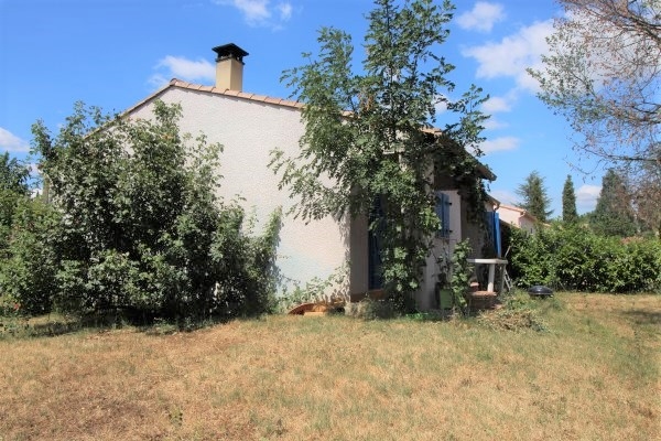 VILLA A VENDRE VILLA PROCHE COMMODITIES VILLA A VENDRE VILLA PROCHE COMMODITIES