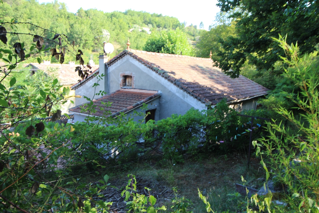 A VENDRE GRANDE MAISON EN PIERRES A VENDRE GRANDE MAISON EN PIERRES