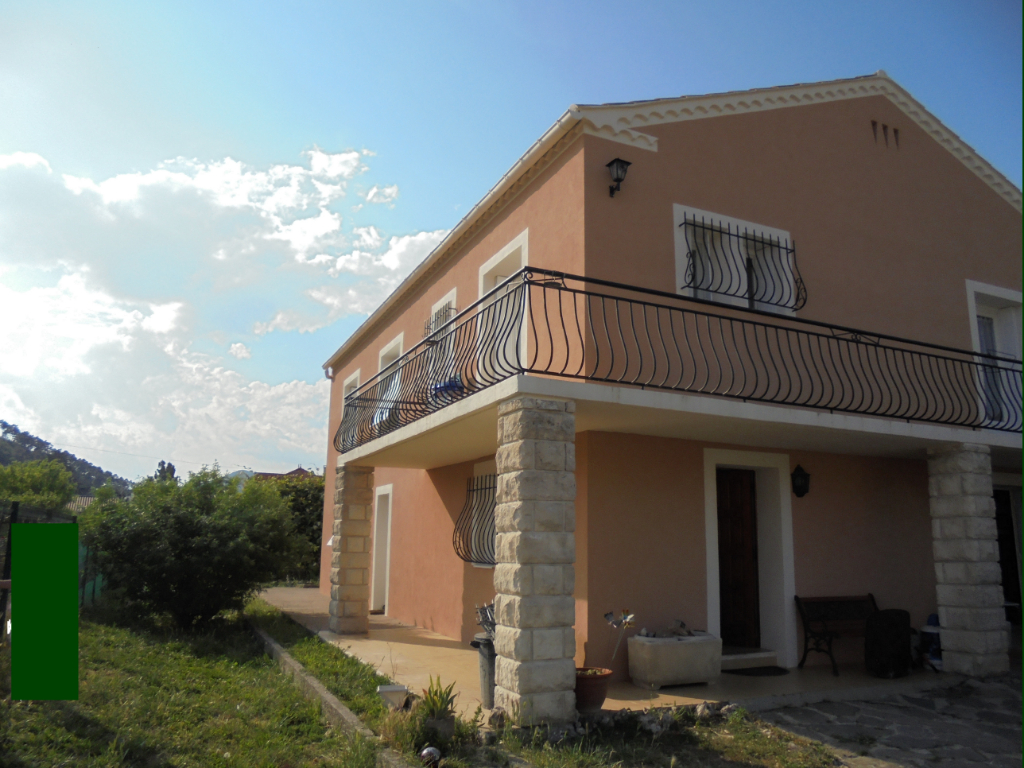 VILLA AVEC BEAU TERRAIN ARBORE ET DEPENDANCES VILLA AVEC BEAU TERRAIN ARBORE ET DEPENDANCES